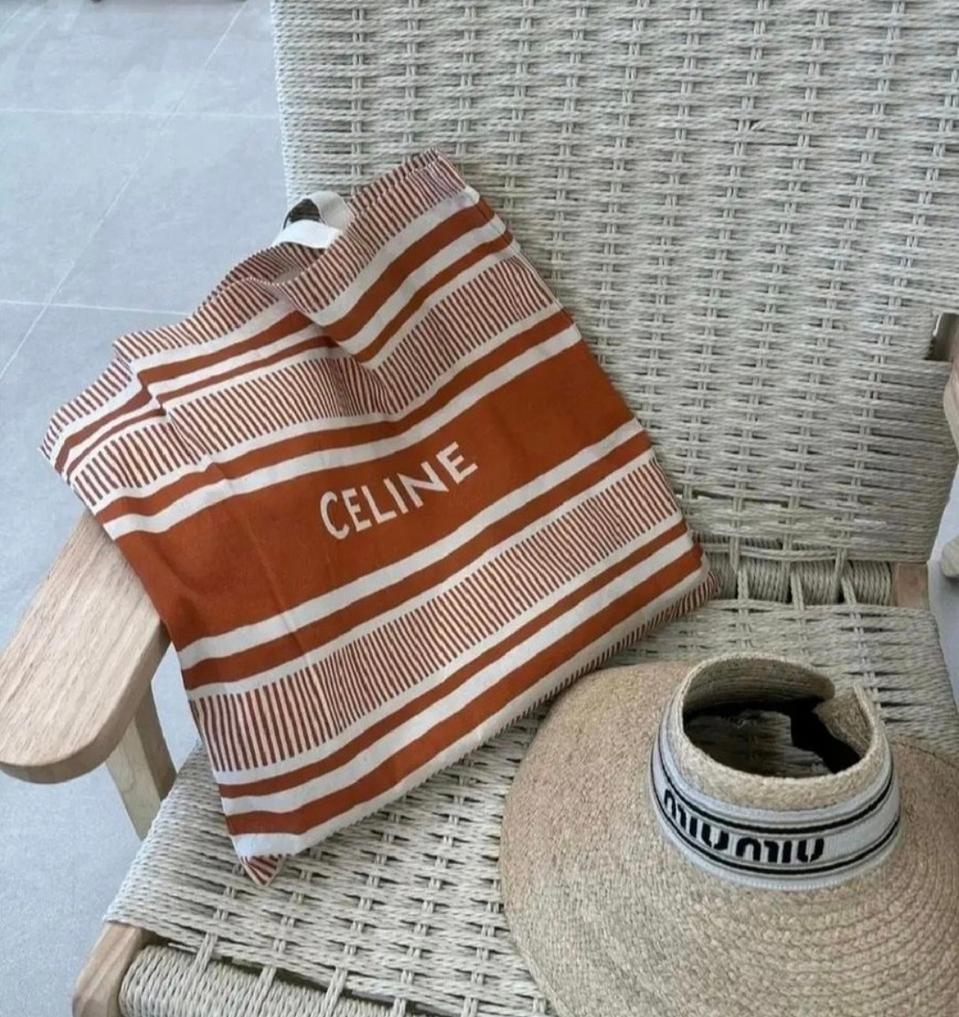 간편하게 들고 다닐수 있는 M싸즈 옥스퍼드소재 셀 린 에코백(새상품)