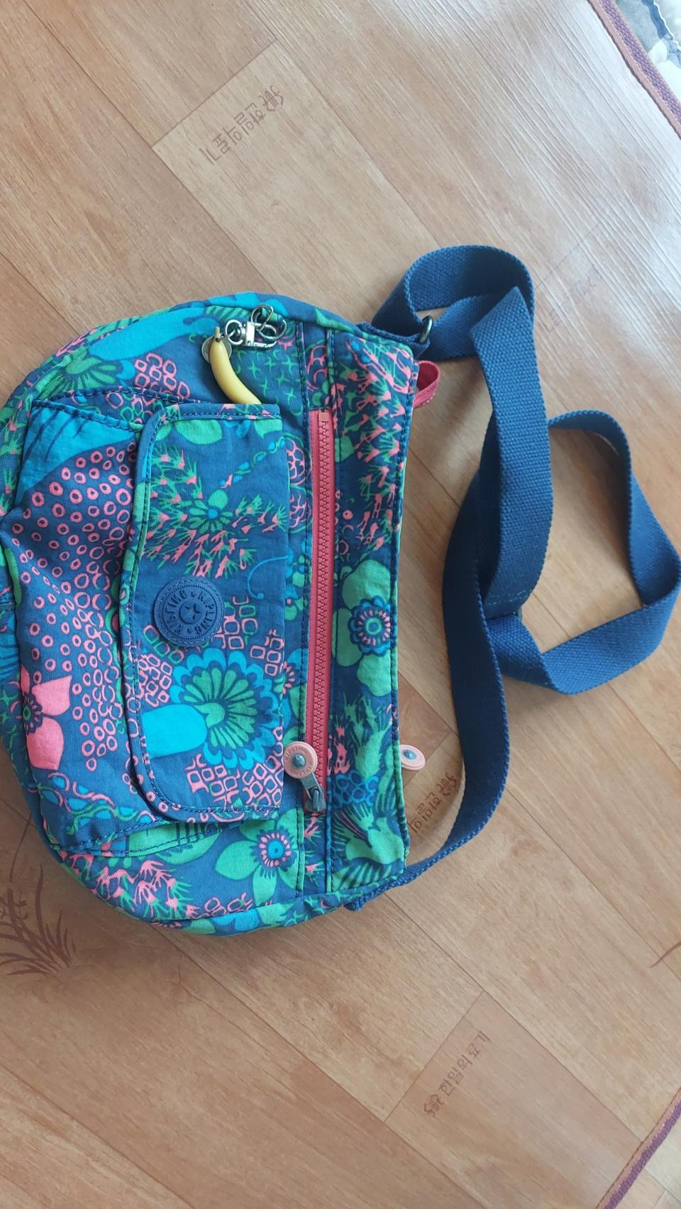 키플링 숄더가방. 크로스가방