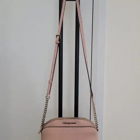 마이클코어스 사피아노 소가죽 핑크 크로스백