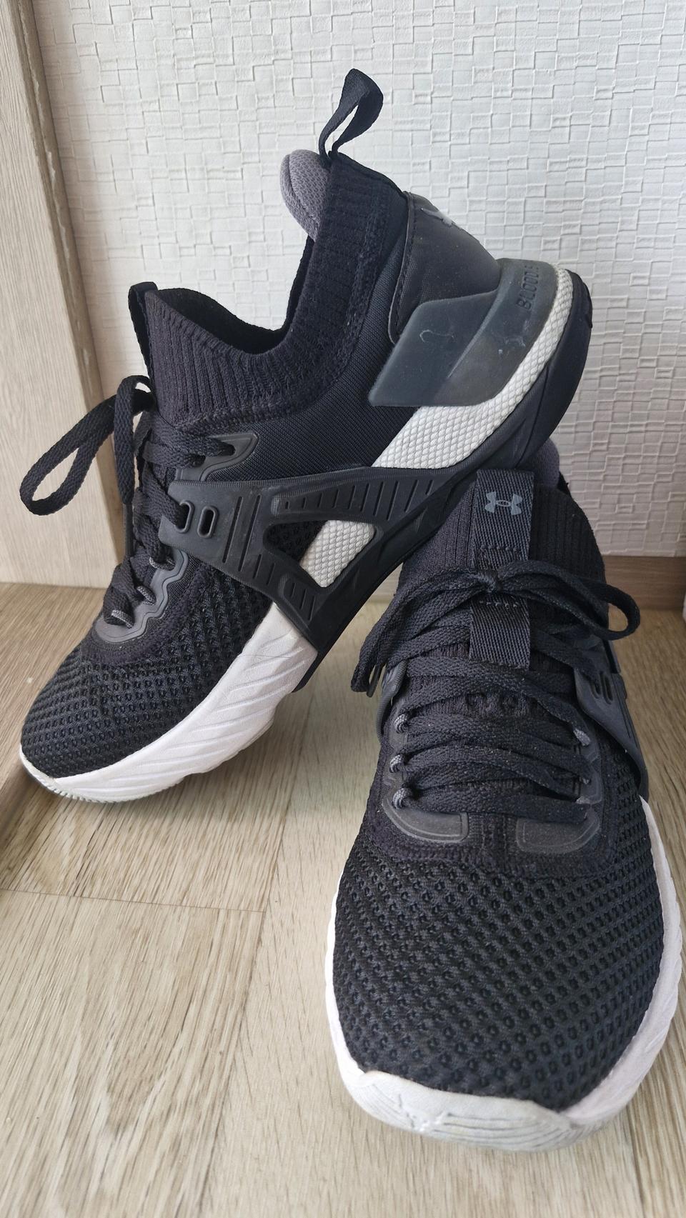 언더아머 런닝화 250
