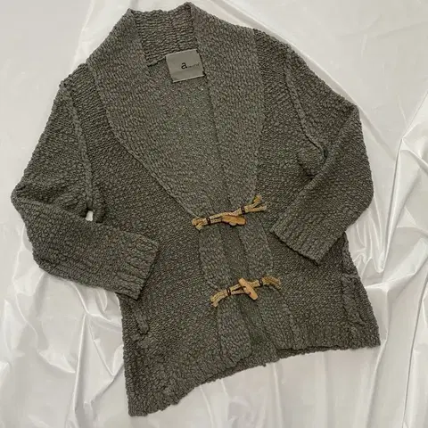 [italy] 코튼 7부 토글 떡볶이 가디건