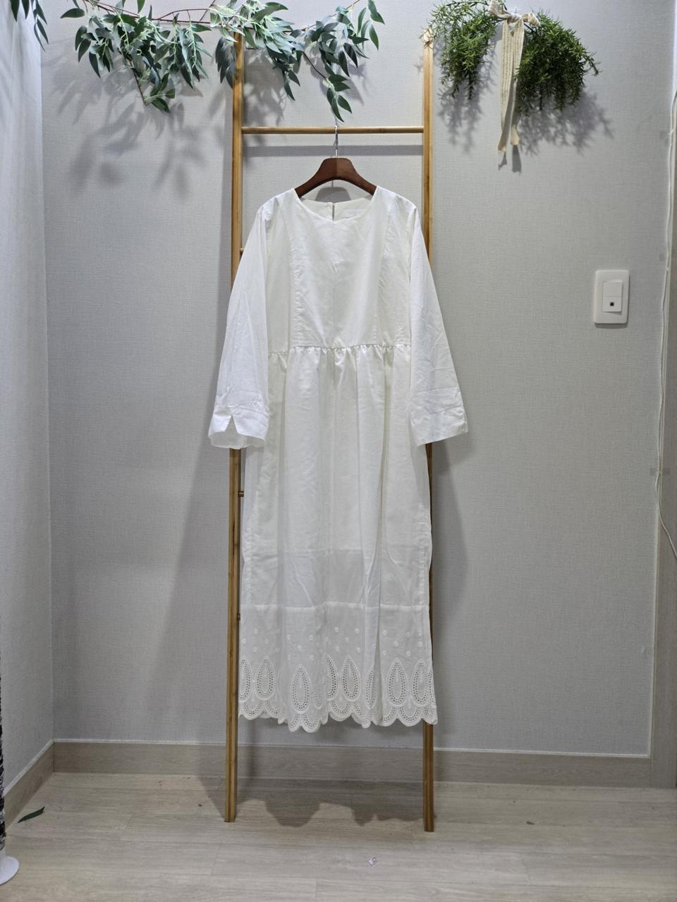 오프닝 화이트 롱원피스