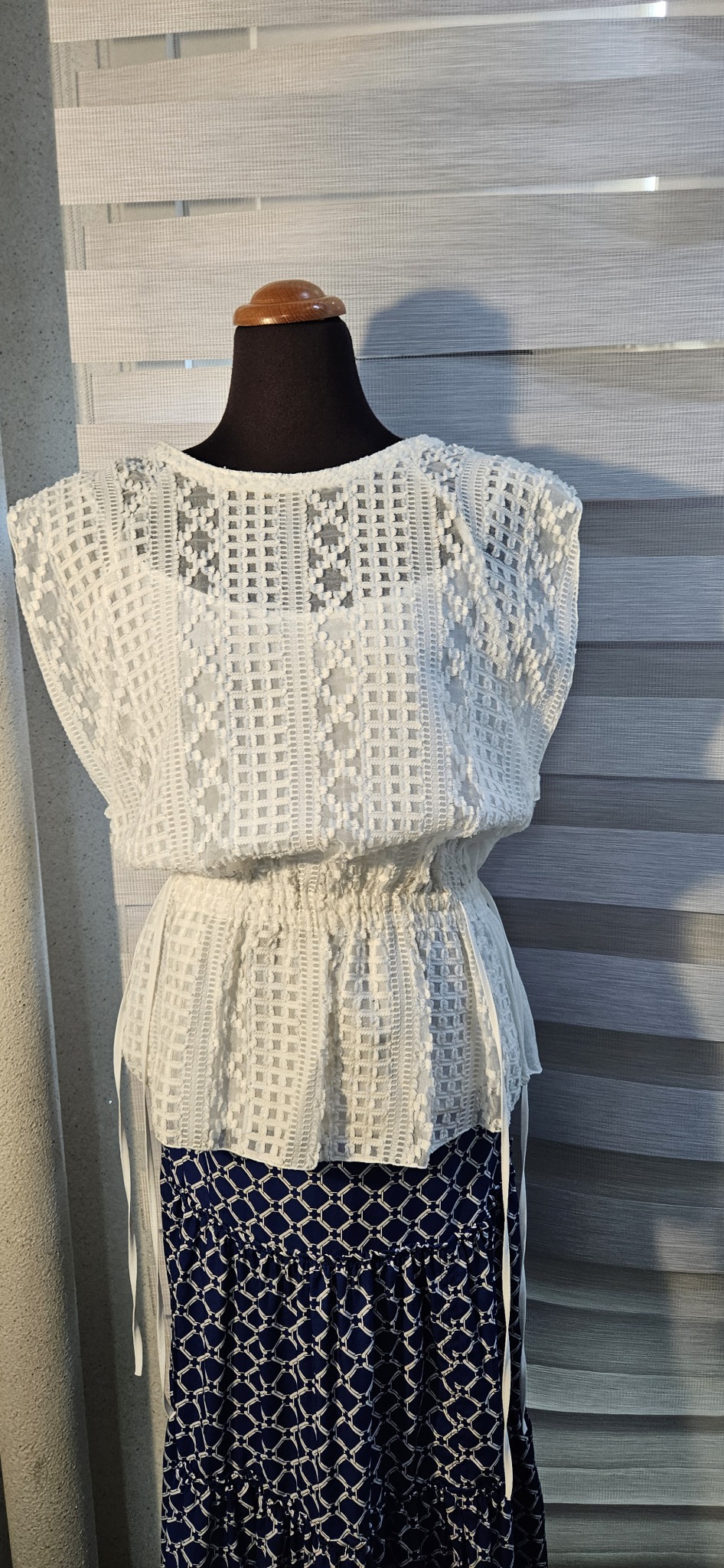 듀웰 화이트 블라우스