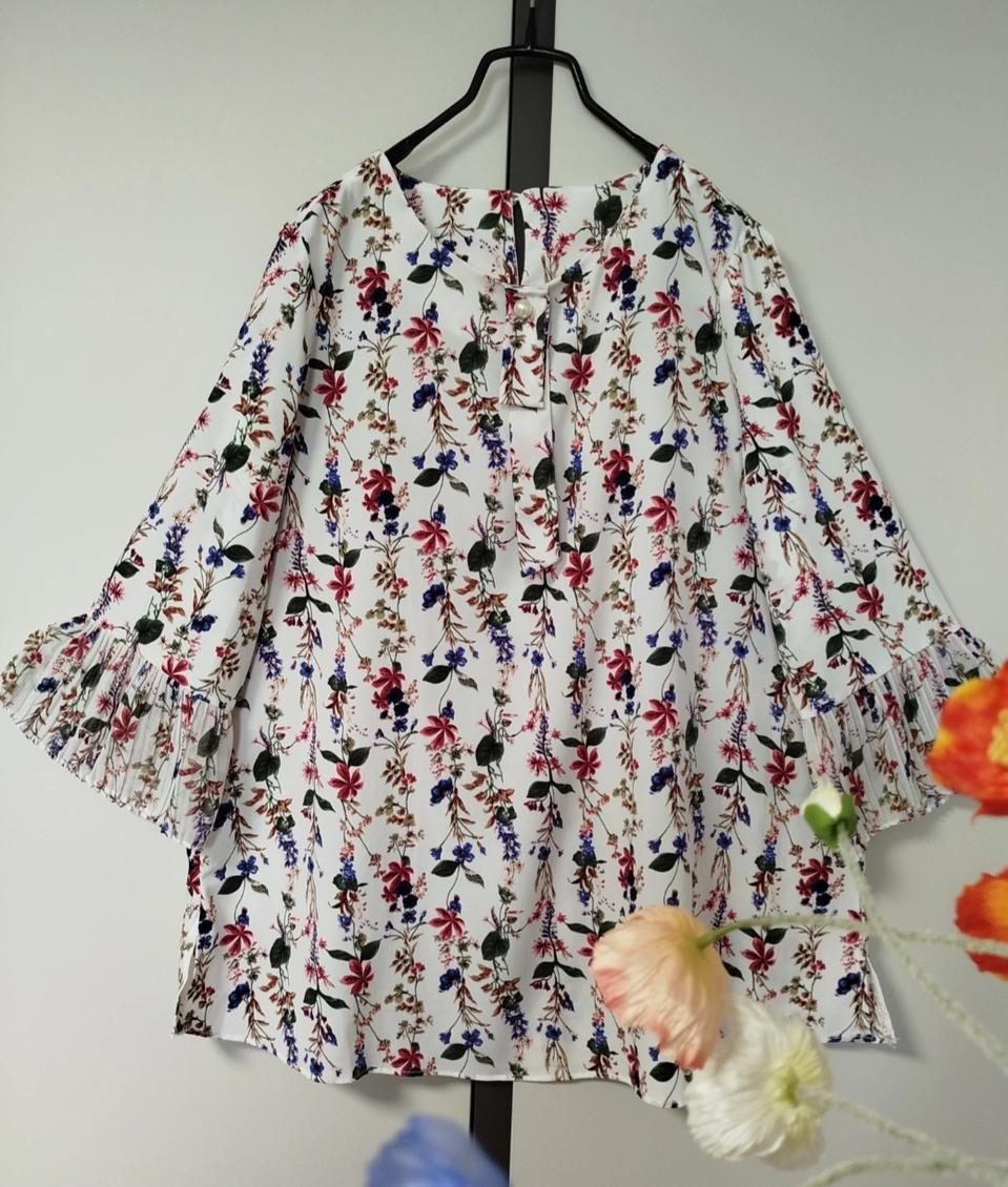 세로줄 꽃나염 소매플리츠 7부블라우스 66~77