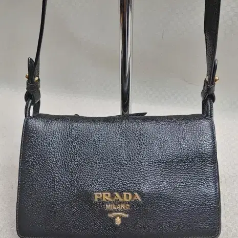 프라다 비텔로 다이노 크로스백