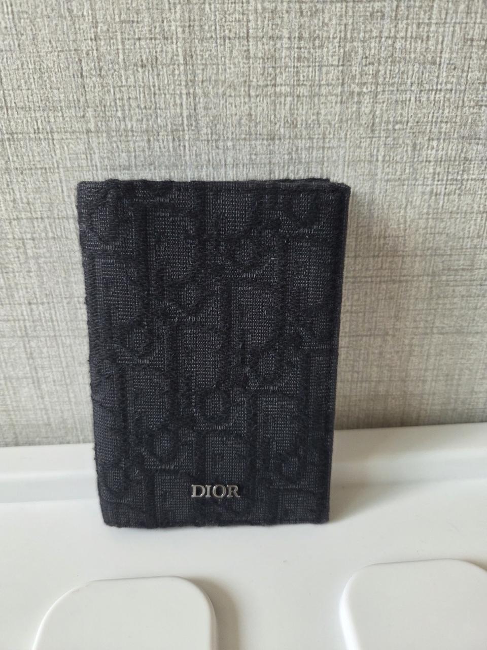 디올 오블리크 오거나이저 카드지갑