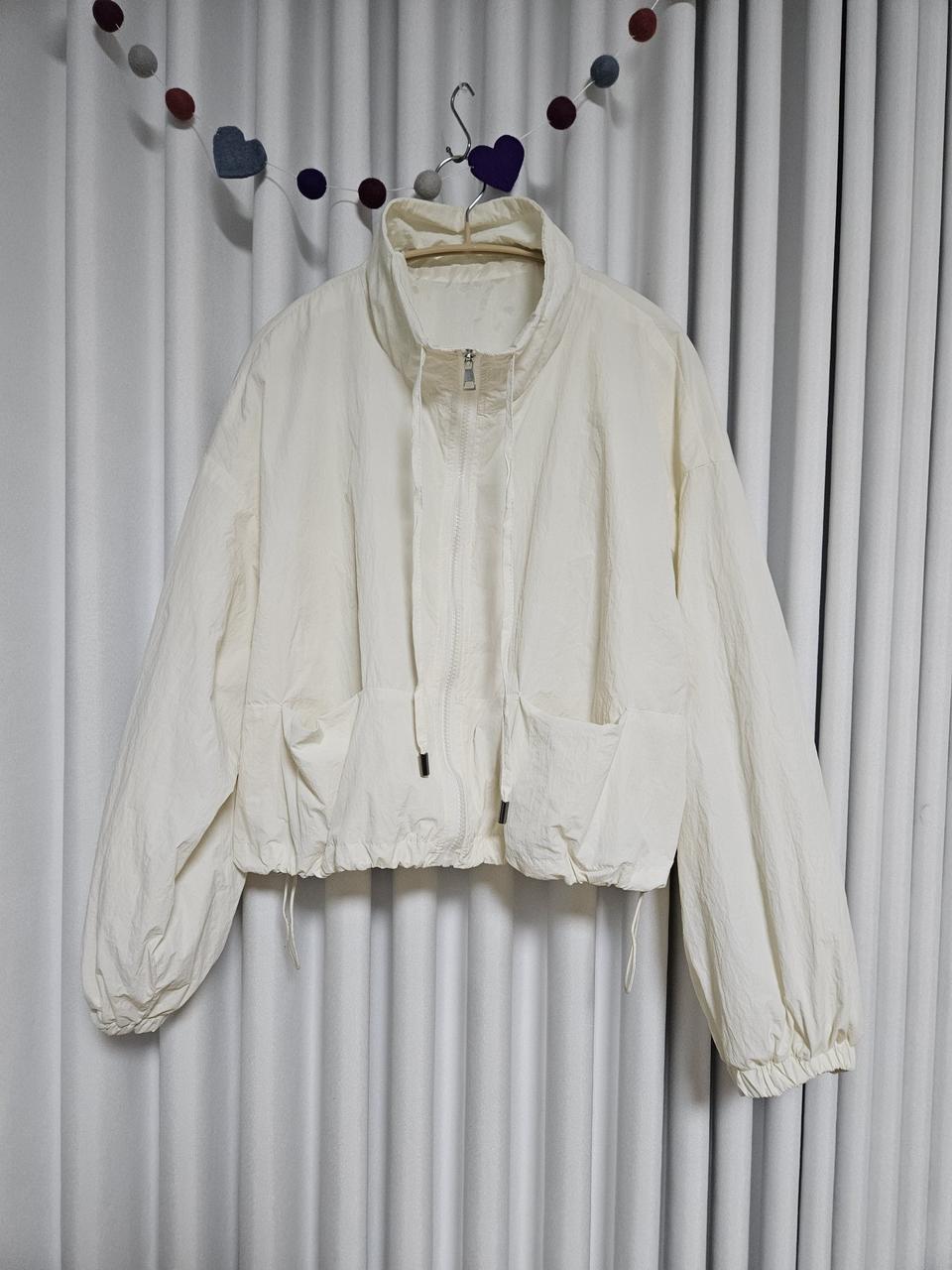 (새상품)세미크롭 스트링 바람막이