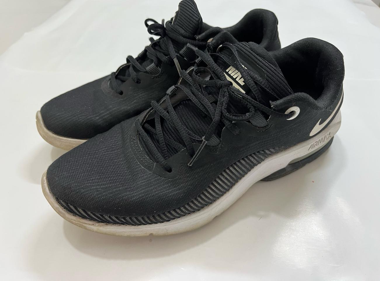 나이키 에어맥스 어드벤티지 235