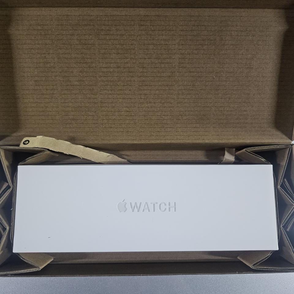 [미개봉] 애플워치 10 46mm 티타늄 슬레이트