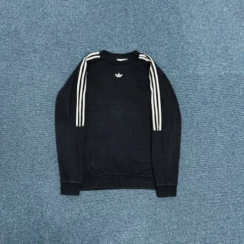 아디다스 맨투맨L