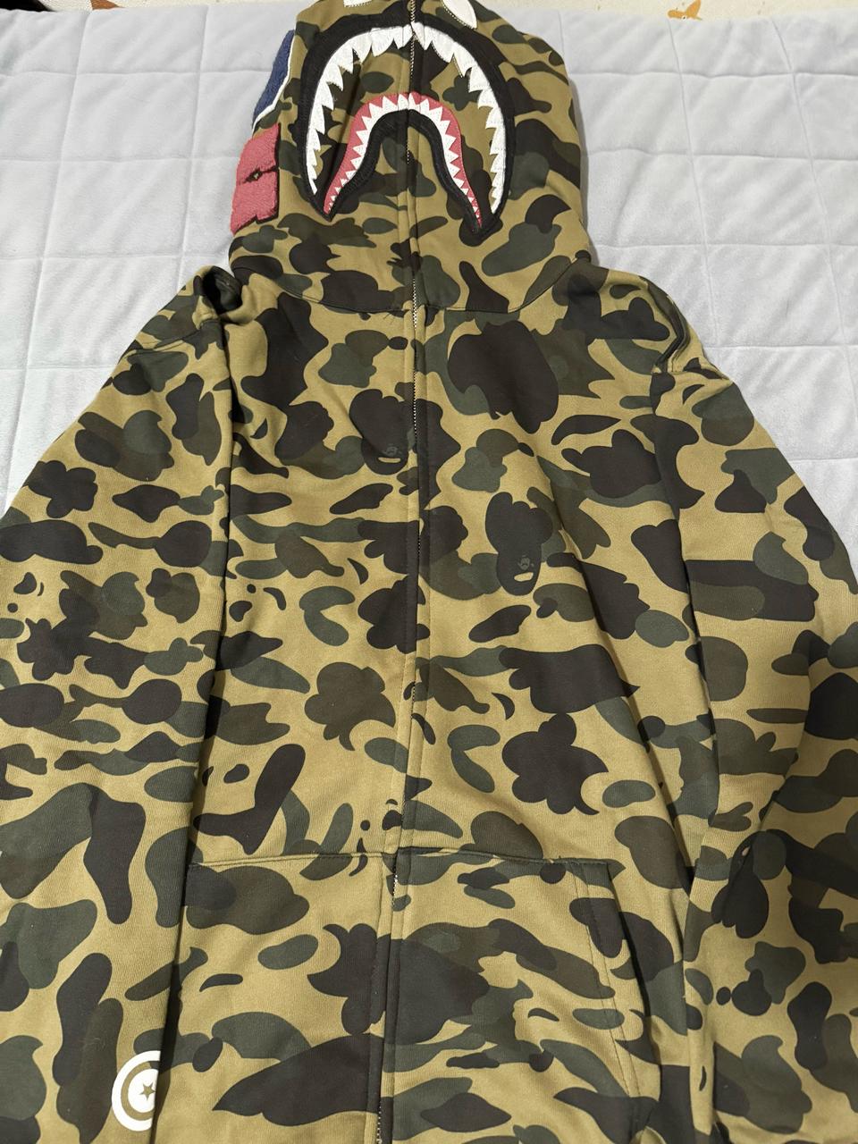 (새상품) 베이프 카모 샤크 후드 녹계 L