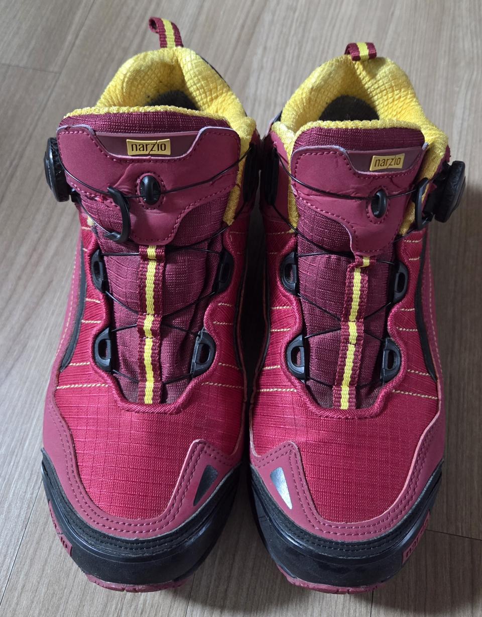 정품 나르지오 여성 발편한 운동화 일명나비신발(가격내림)