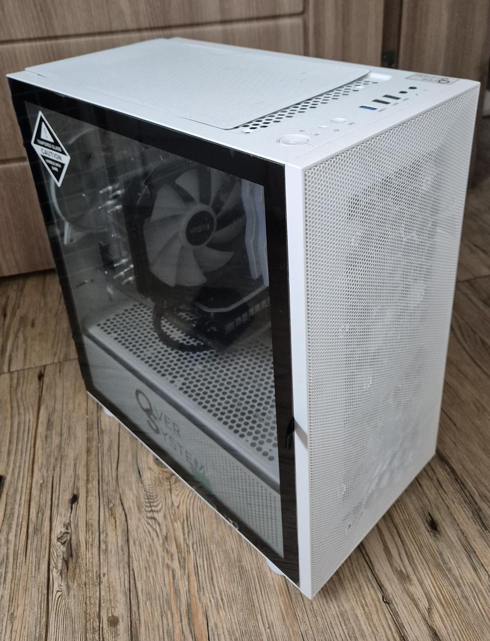 게이밍 컴퓨터 4060 본체 팝니다.