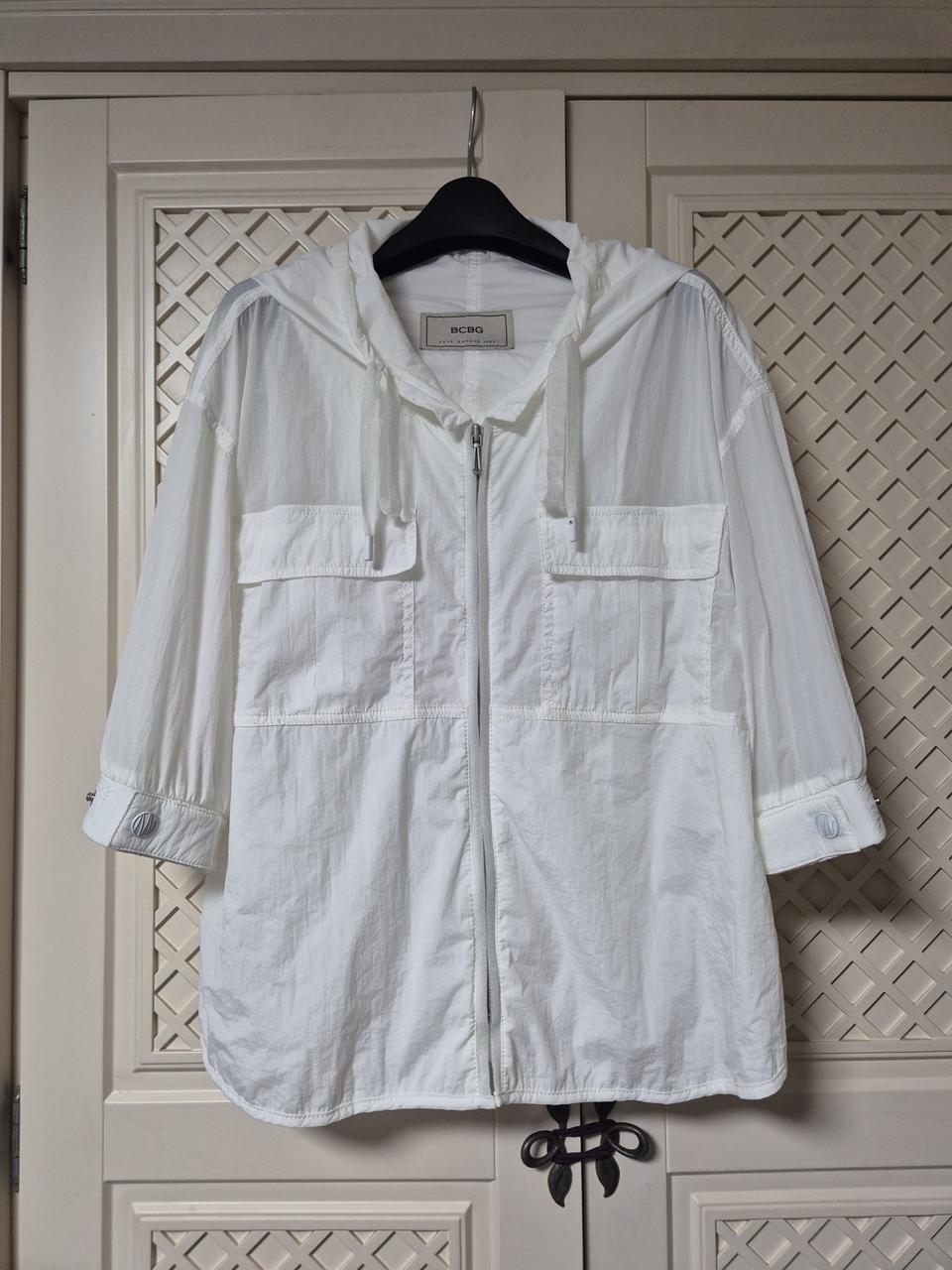 BCBG 후드 바람막이