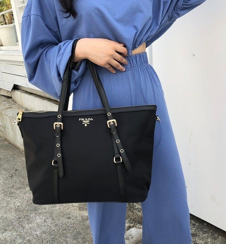 프라다 포코노 쇼퍼백