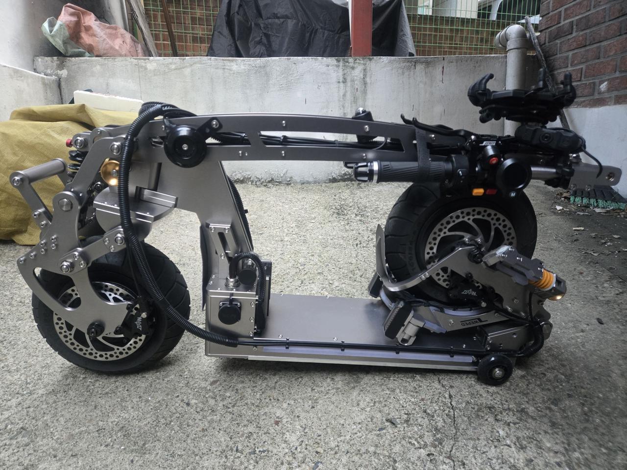 위패드 폴드3 PRO (배터리 분리)