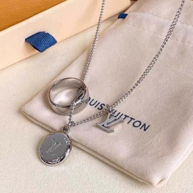루이비통 목걸이