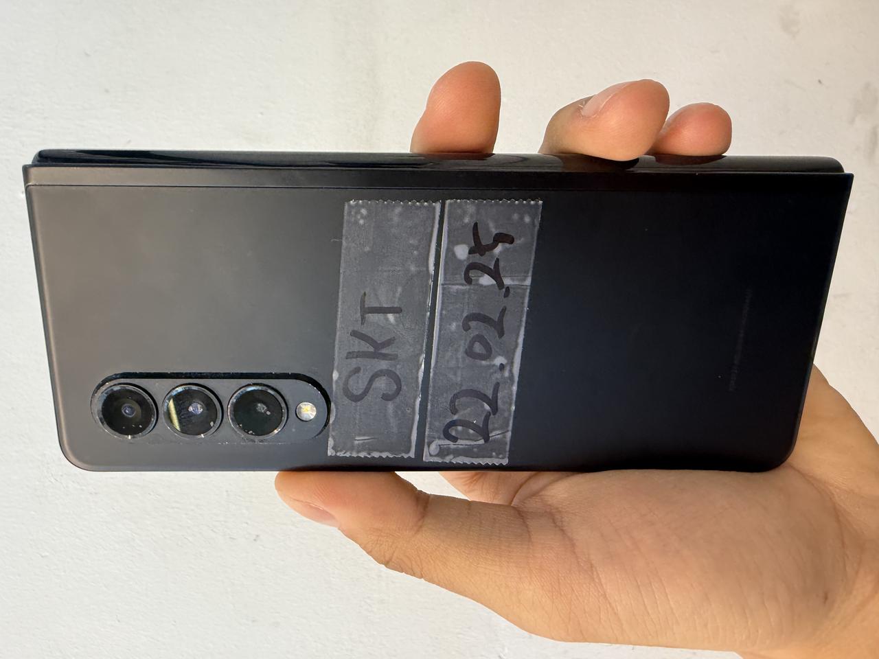 갤럭시 폴드3 판매합니다