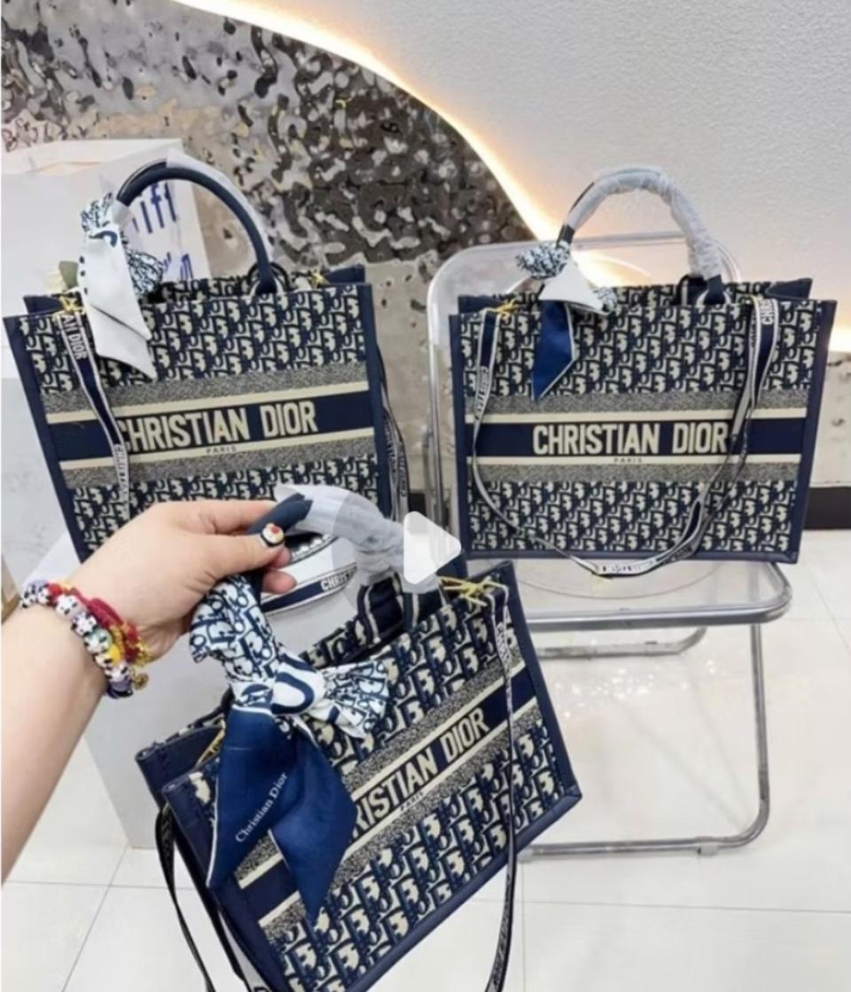 새상품 디올 북도트 26인치.41인치-스카프 포함