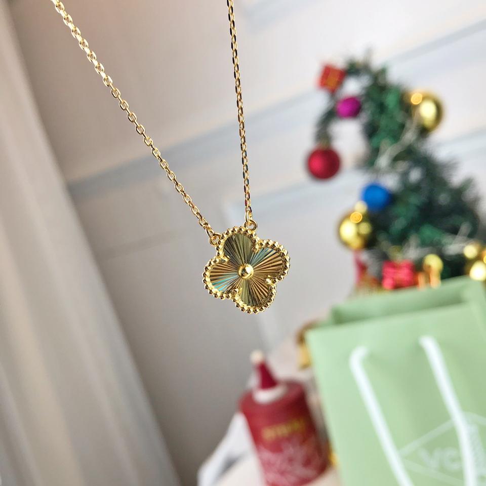 반클리프 앤 아펠 골드 싱글 클로버 목걸이