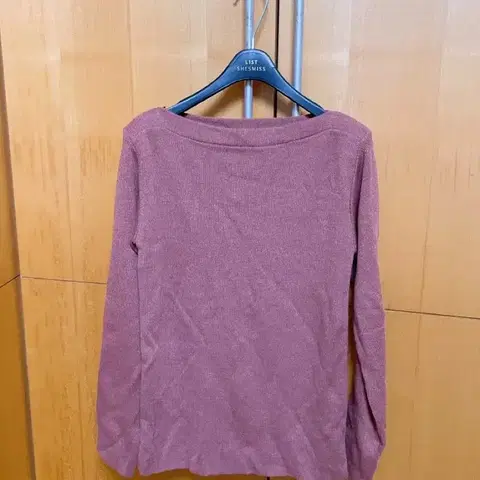 새상품) 로즈 딥핑크 보트넥 일자넥 니트