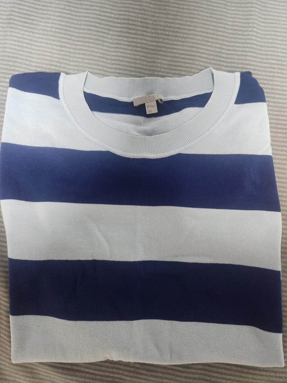 cos 반팔티셔츠 팝니다