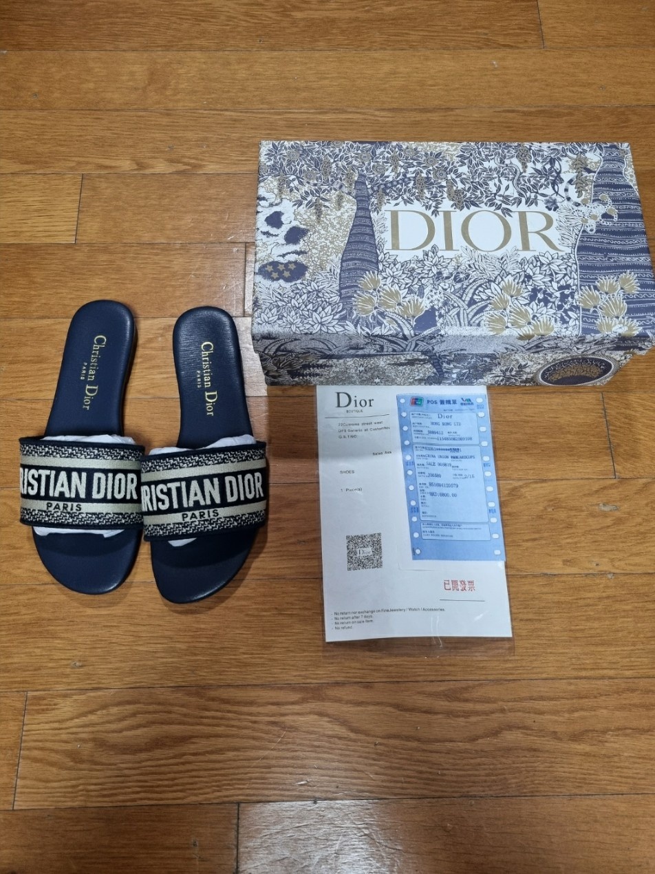 명품 크리스찬디올 샌들  사이즈240