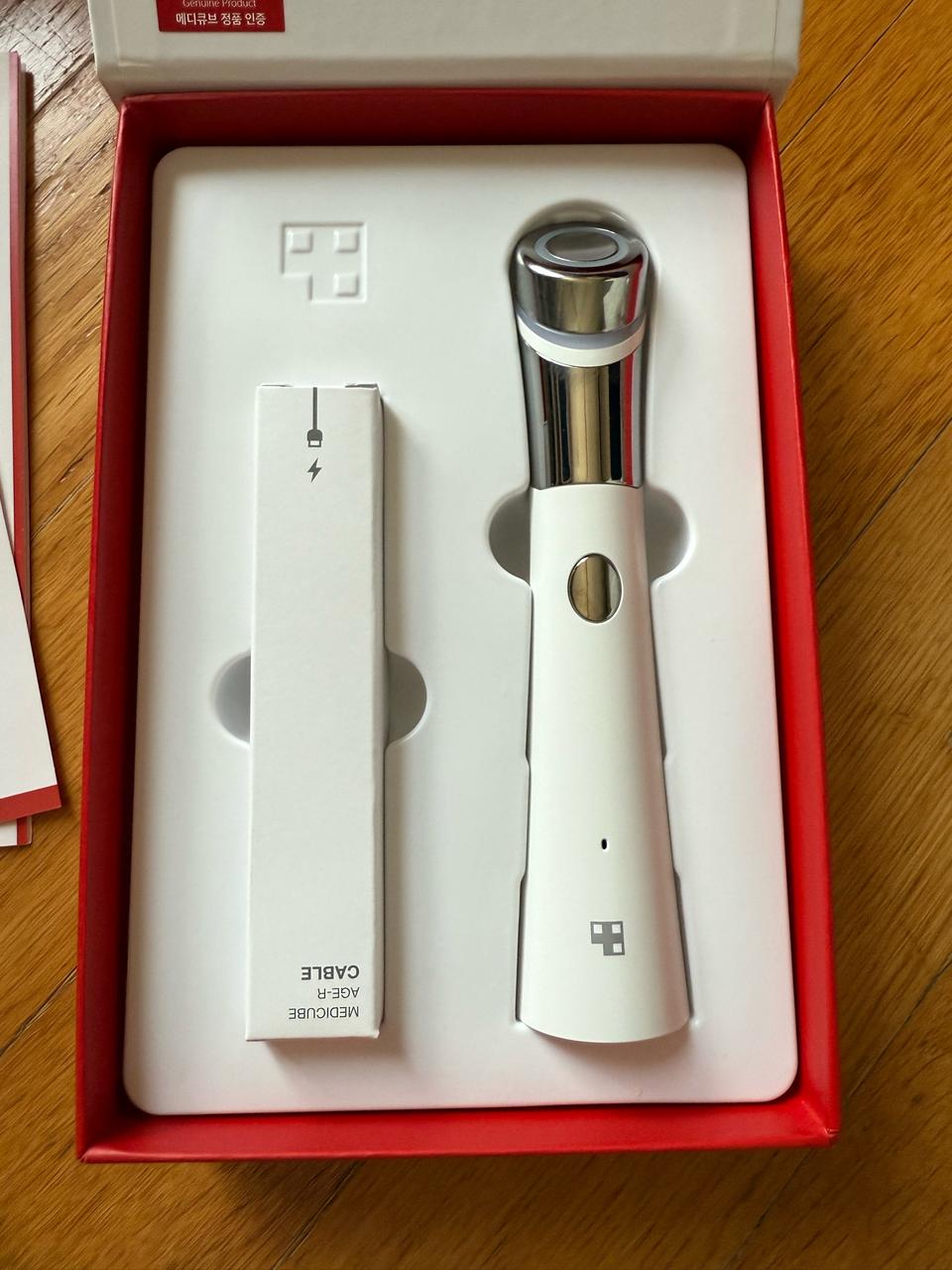 메디큐브 에이지알 뷰티기기(4셋트)