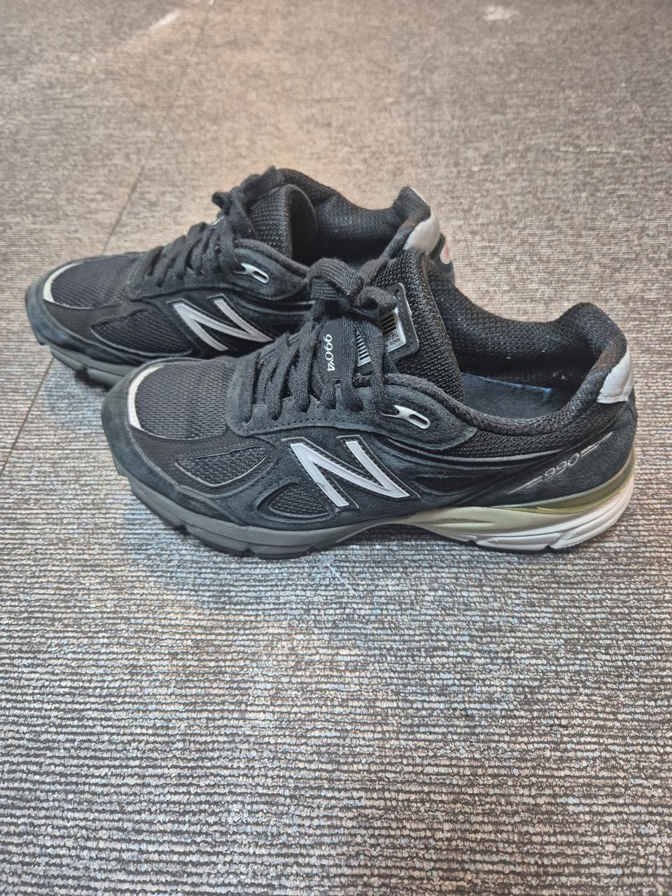 뉴발란스 990 V4 블랙(240)