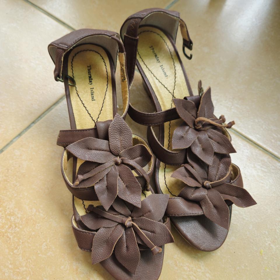 써쓰데이아일랜드 웨지샌들