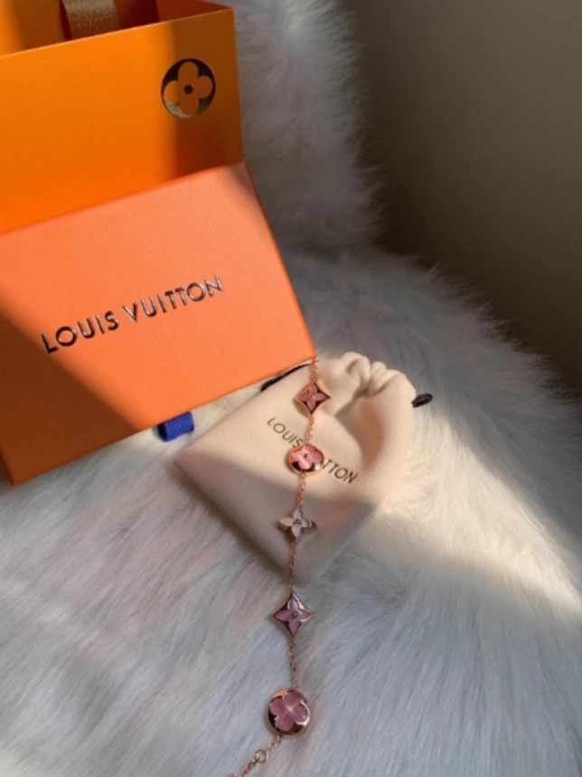 루이비통 팔찌