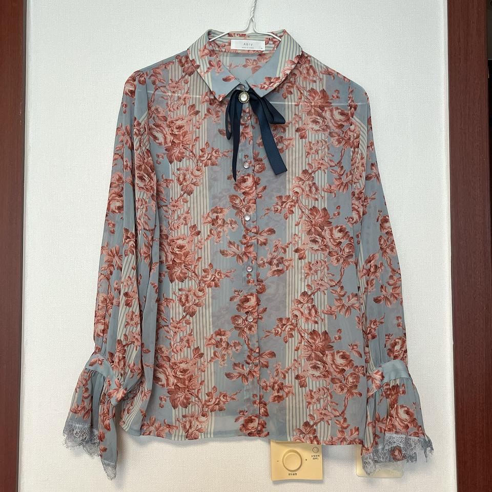 [Free] 리본 장식 꽃무늬 플라워 레이스 블라우스