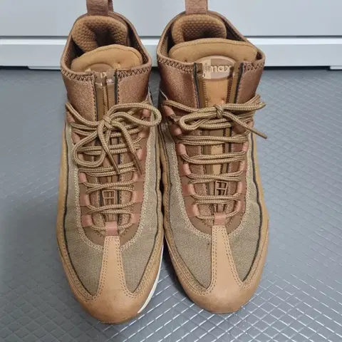 나이키 에어맥스95 스니커부츠 255사이즈