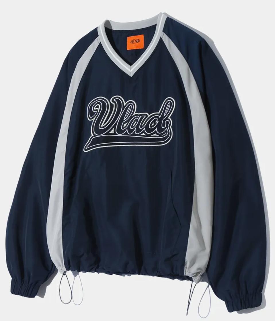 디미트리블랙 맨투맨 판매합니다