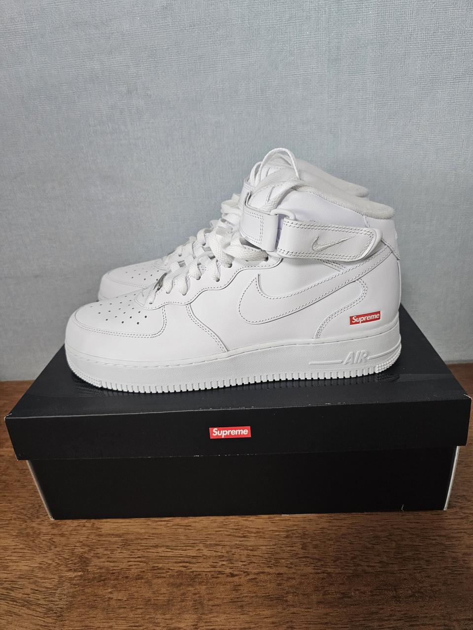 나이키 슈프림 에어포스1 미드 285