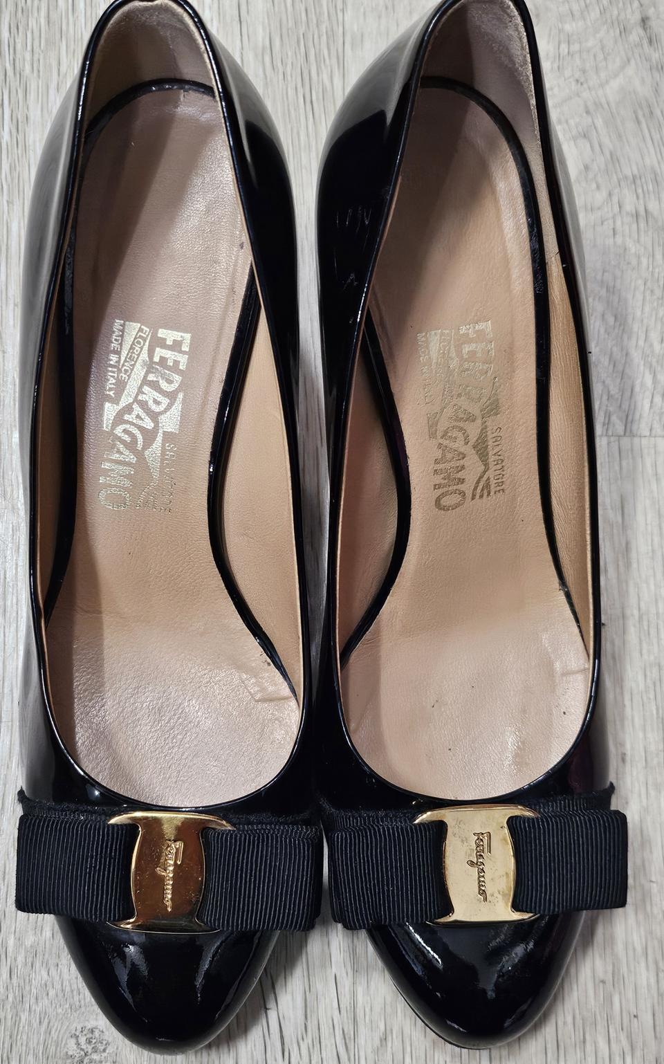 페레가모 애나멜구두