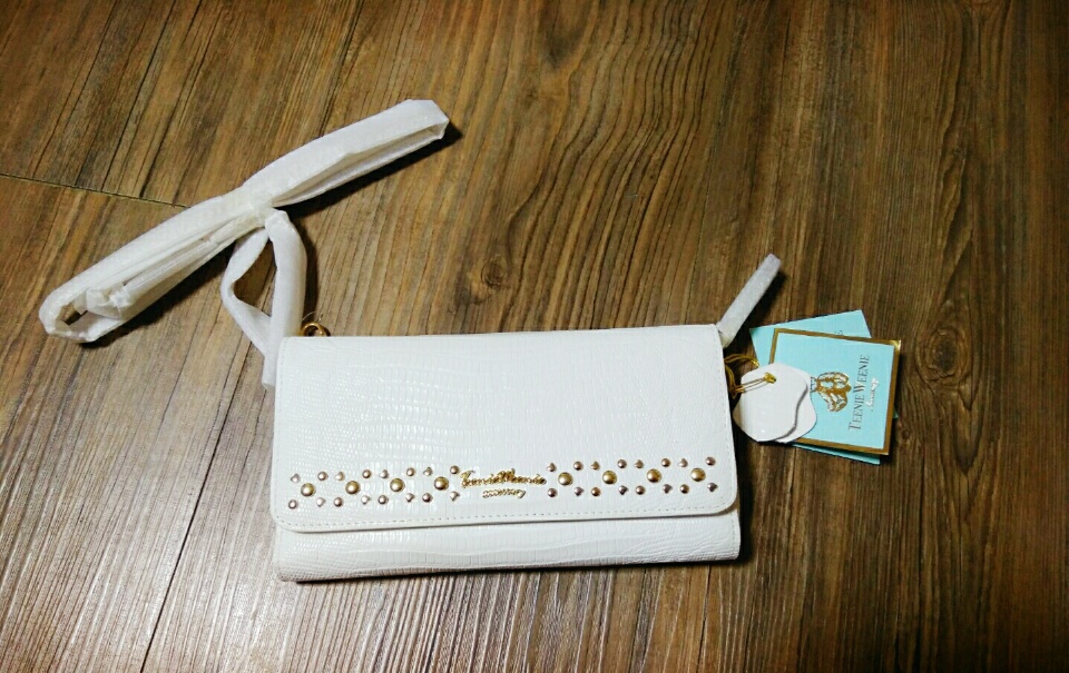 (할인)원가10만원 새상품 천연소가죽 숄더백 겸용 화이트 장지갑