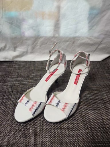 데일라잇뉴욕 샌들 36 1/2(235)