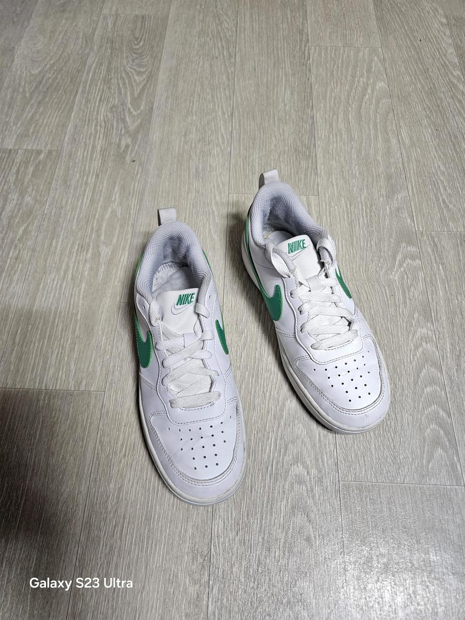 나이키 코트 버로우 흰/초 235