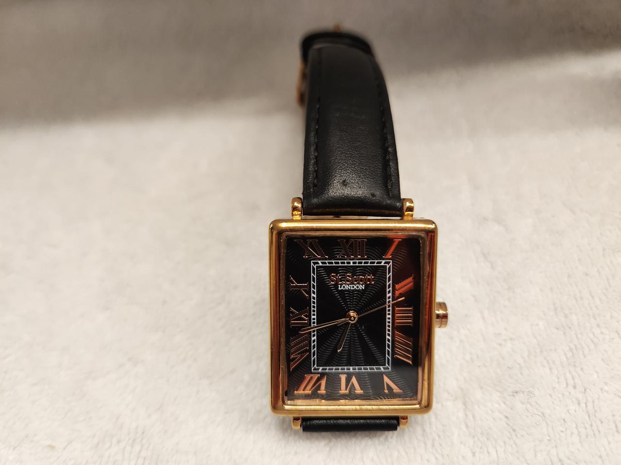 st.scott 사각시계