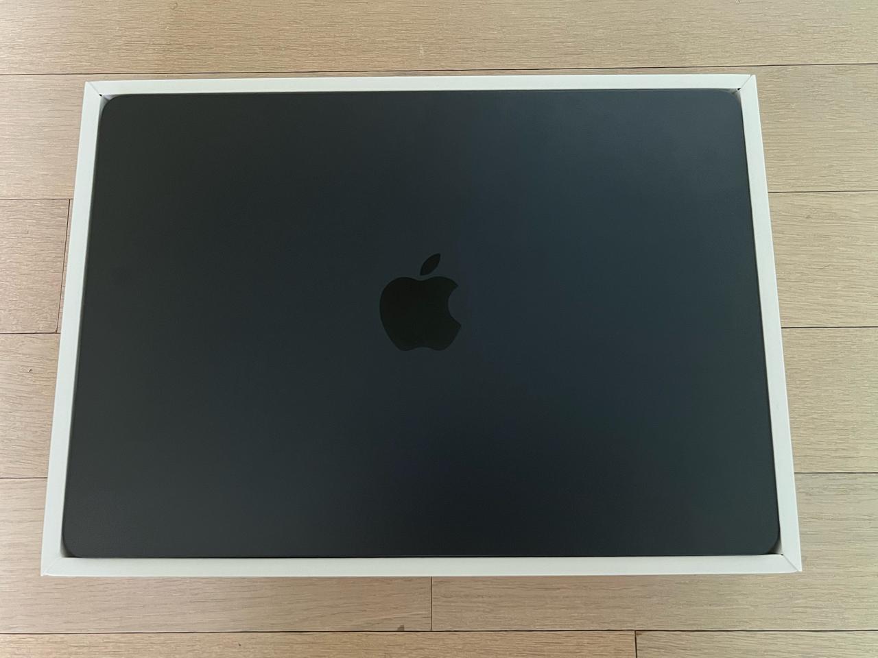 애플 맥북 에어 M2 13인치 미드나이트