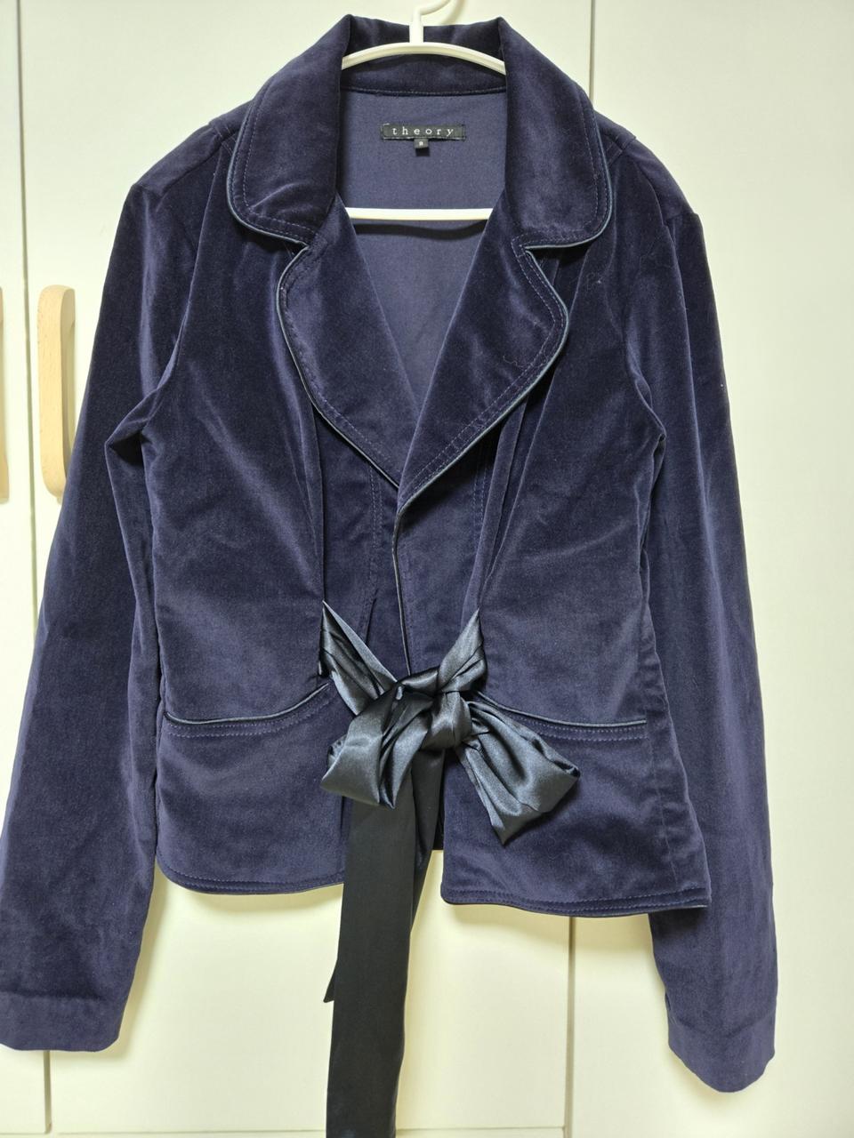 띠어리 벨벳자켓