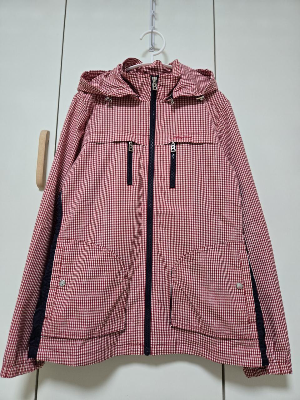 보그너  바람막이점퍼