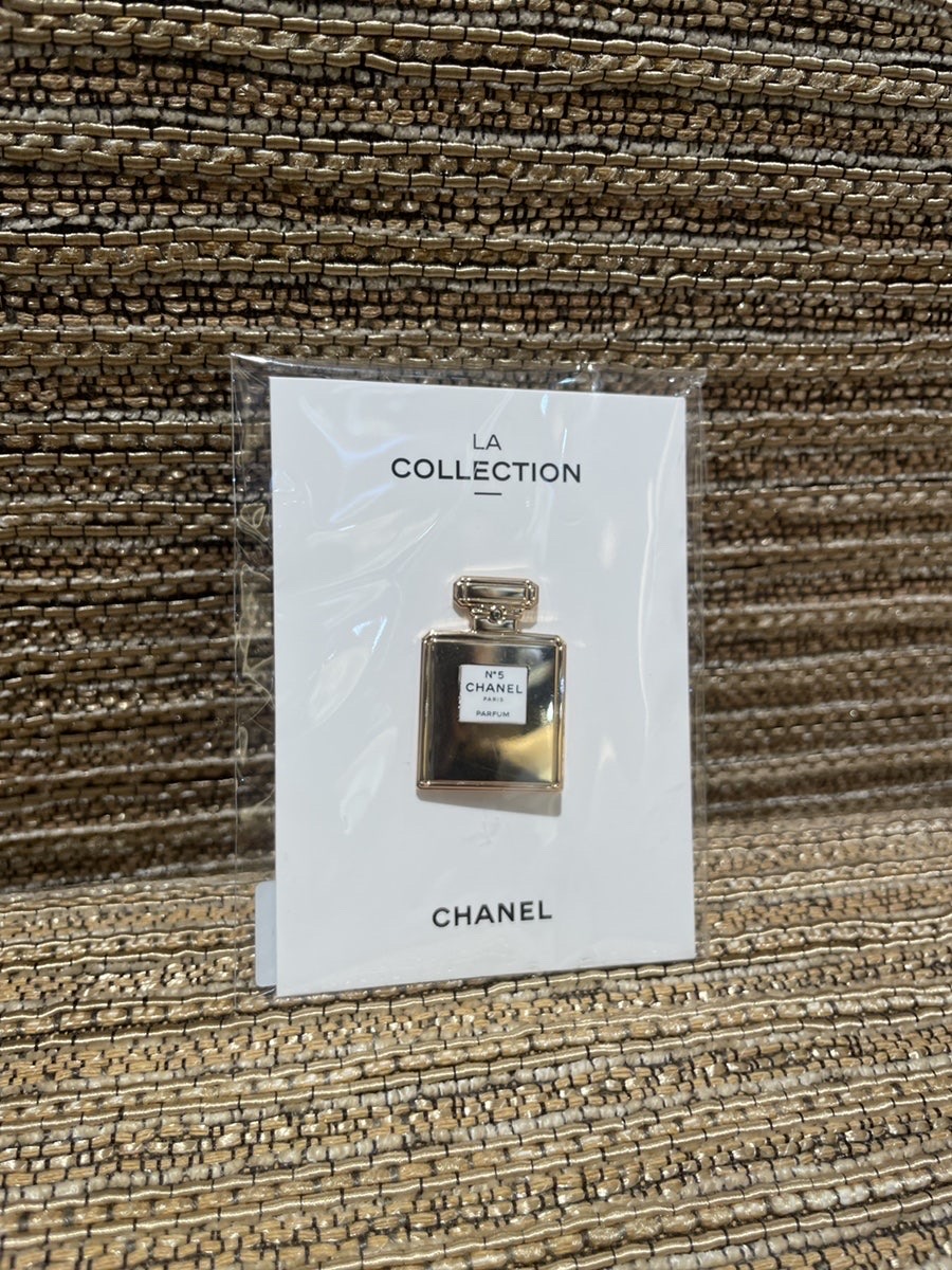 샤넬 넘버5 뱃지 새제품