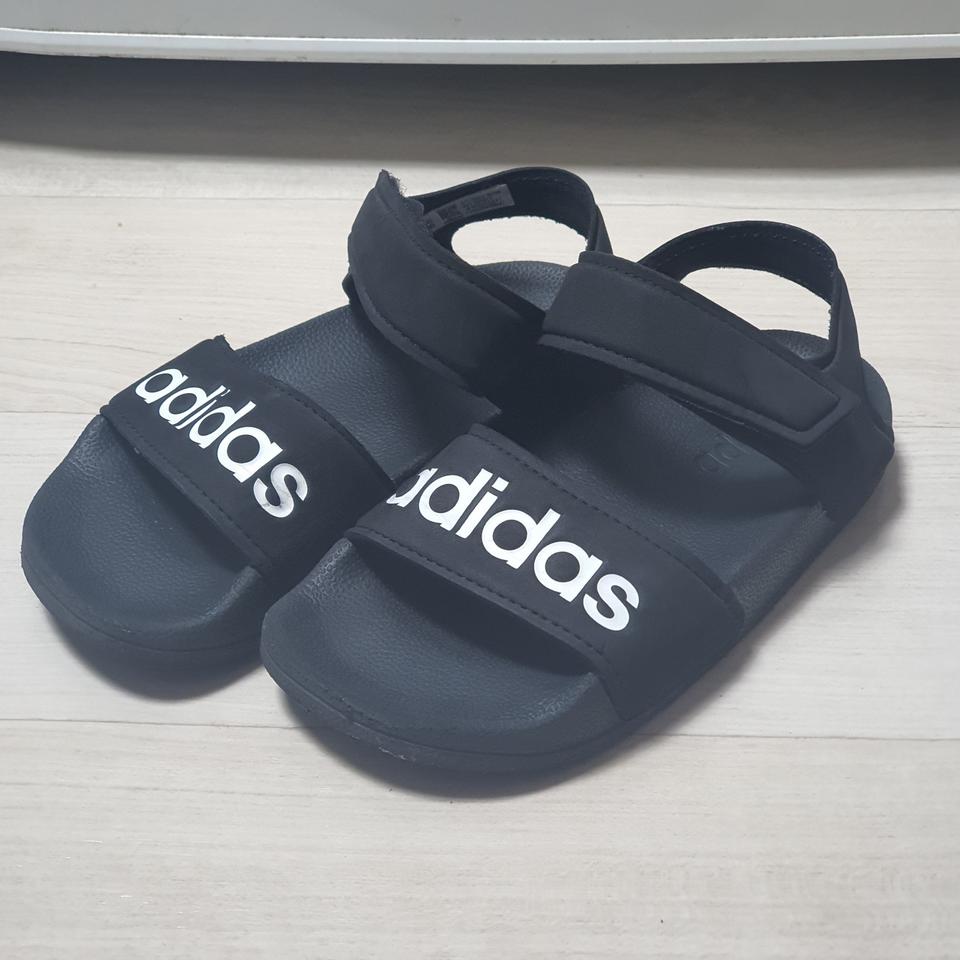 아디다스 키즈 샌들 180-190사이즈