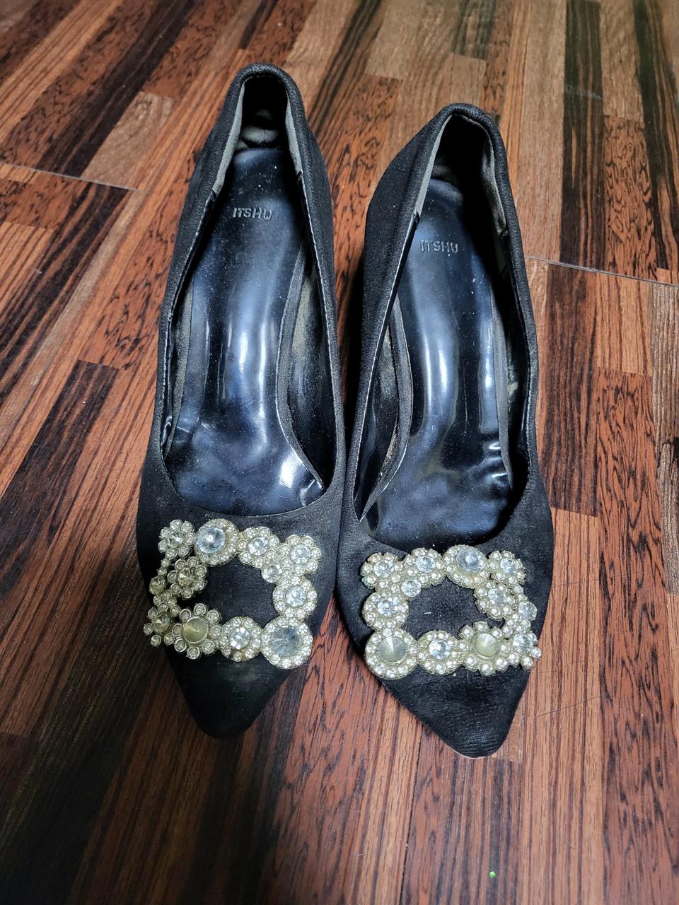 잇슈 ITSHU 벨벳 검정색 힐 검정 구두 큐빅 235