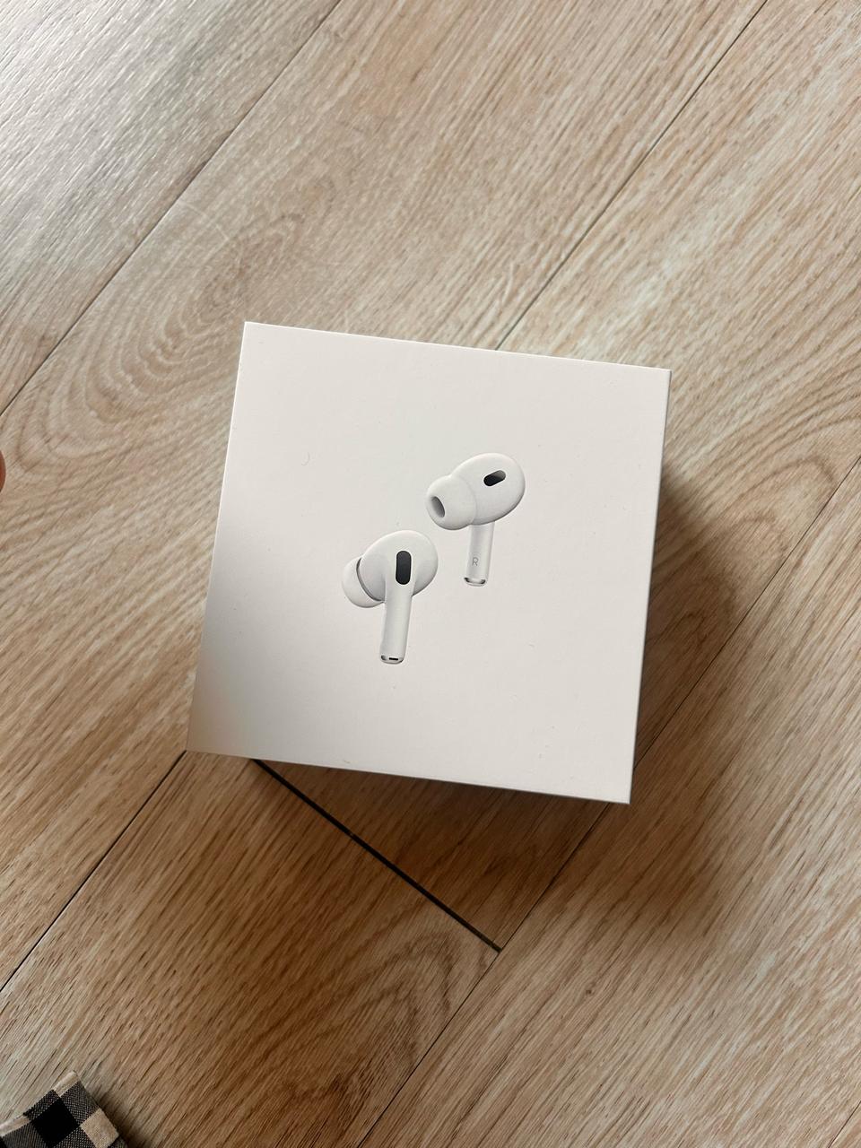 에어팟 프로 2 팝니다.