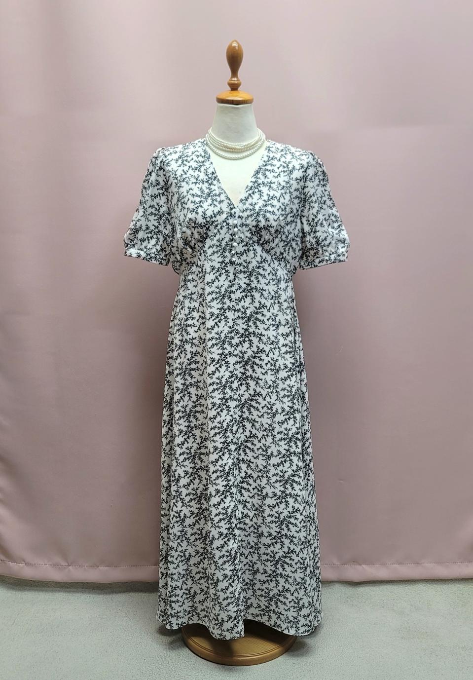 잔꽃 콩단추 롱원피스