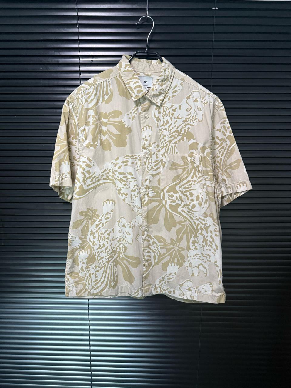 H&M 레오파드 호피 펴범 동물 패턴 베이지 아이보리 하와이안 반팔 셔츠