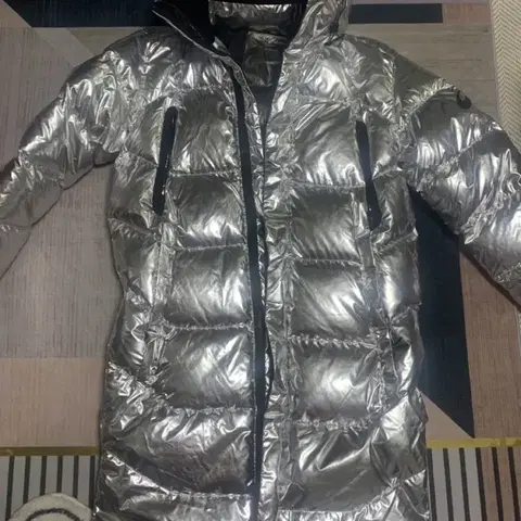 아식스 프리미엄 리미티드 에디션 스페이스 다운